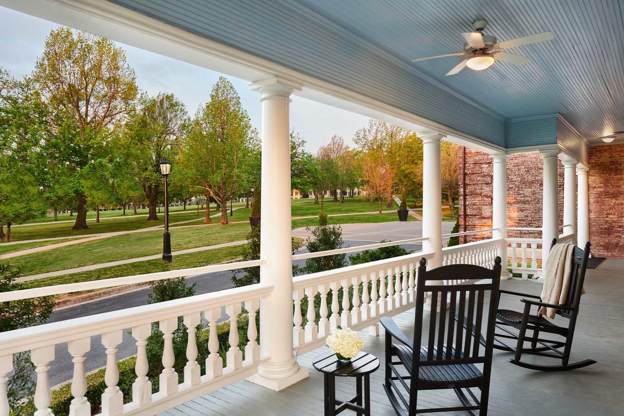 Inn At Carnall Hall Fayetteville Kültér fotó