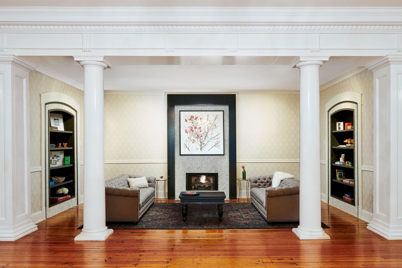 Inn At Carnall Hall Fayetteville Kültér fotó