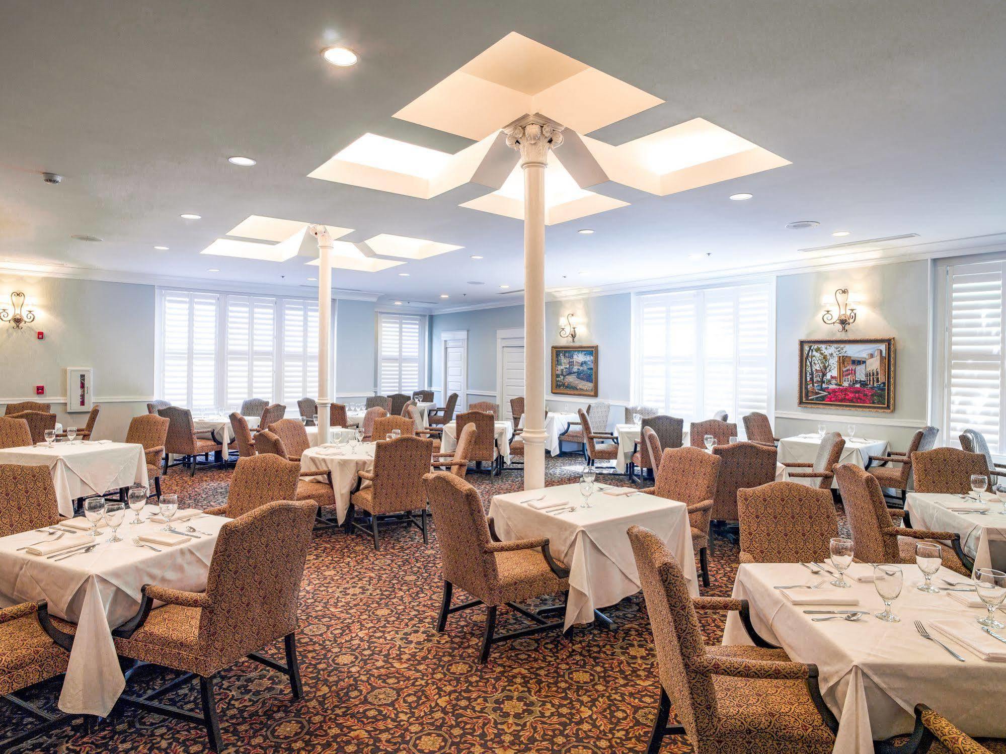 Inn At Carnall Hall Fayetteville Kültér fotó